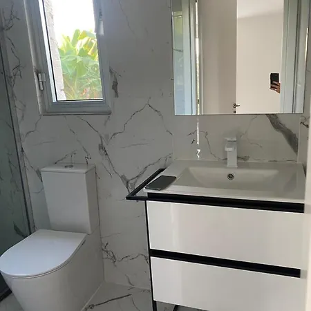 Ammos Luxury Suits And Residences