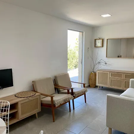 Ammos Luxury Suits And Residences *