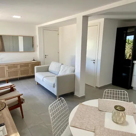 Ammos Luxury Suits And Residences פאהיה