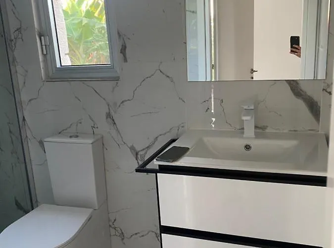 Ammos Luxury Suits And Residences