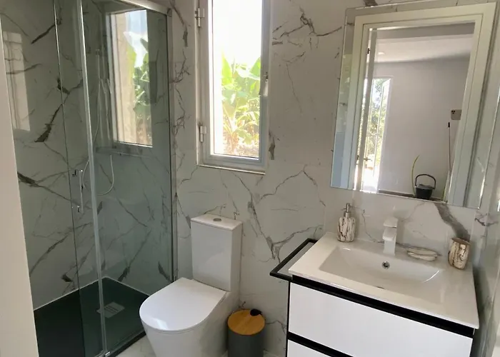 Ammos Luxury Suits And Residences Peyia