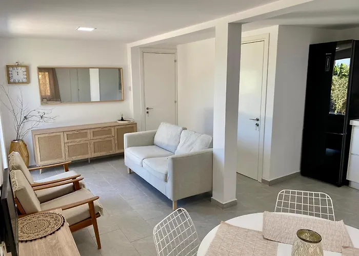 Ammos Luxury Suits And Residences Villa