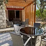 Ammos Luxury Suits And Residences Vila Pegeia